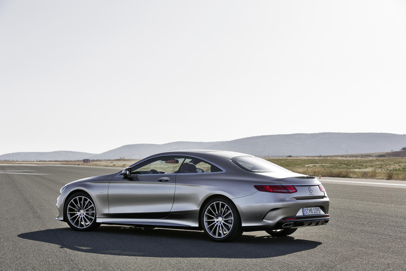 Illustration for article titled The 2015 Mercedes-Benz S-Class Coupe Has 47 Crystals In Its Headlights